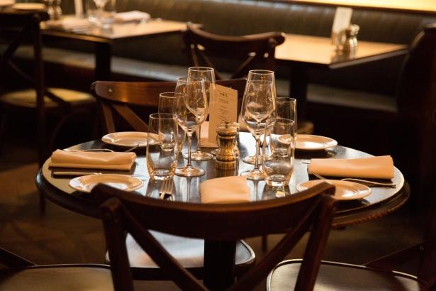 Profissionais de hotéis, bares e restaurantes têm cursos gratuitos no Vale do Paraíba