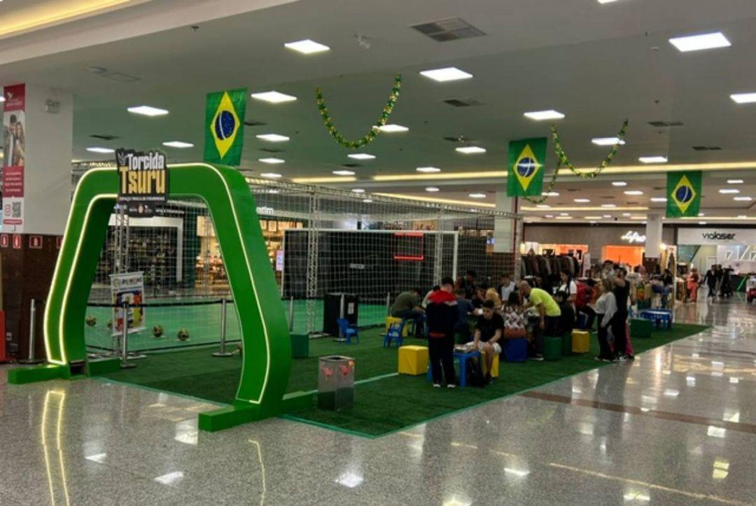 Copa agita shopping em São José com promoções, telões e troca de figurinhas