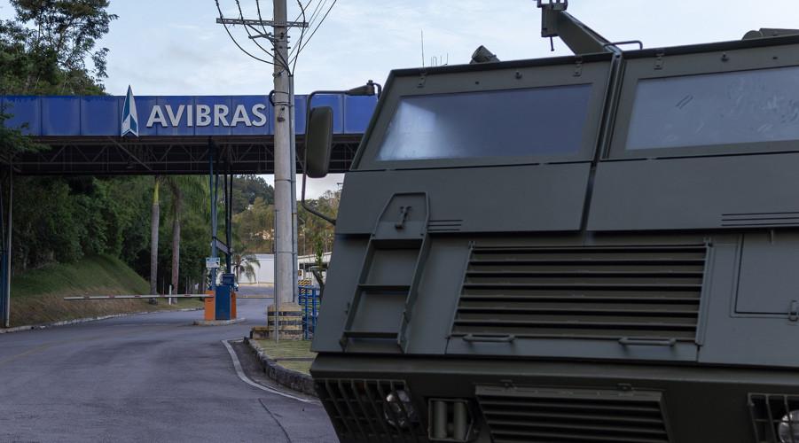Maior indústria bélica do Brasil, Avibras retoma atividades após anos de crise e paralisação em Jacareí, SP