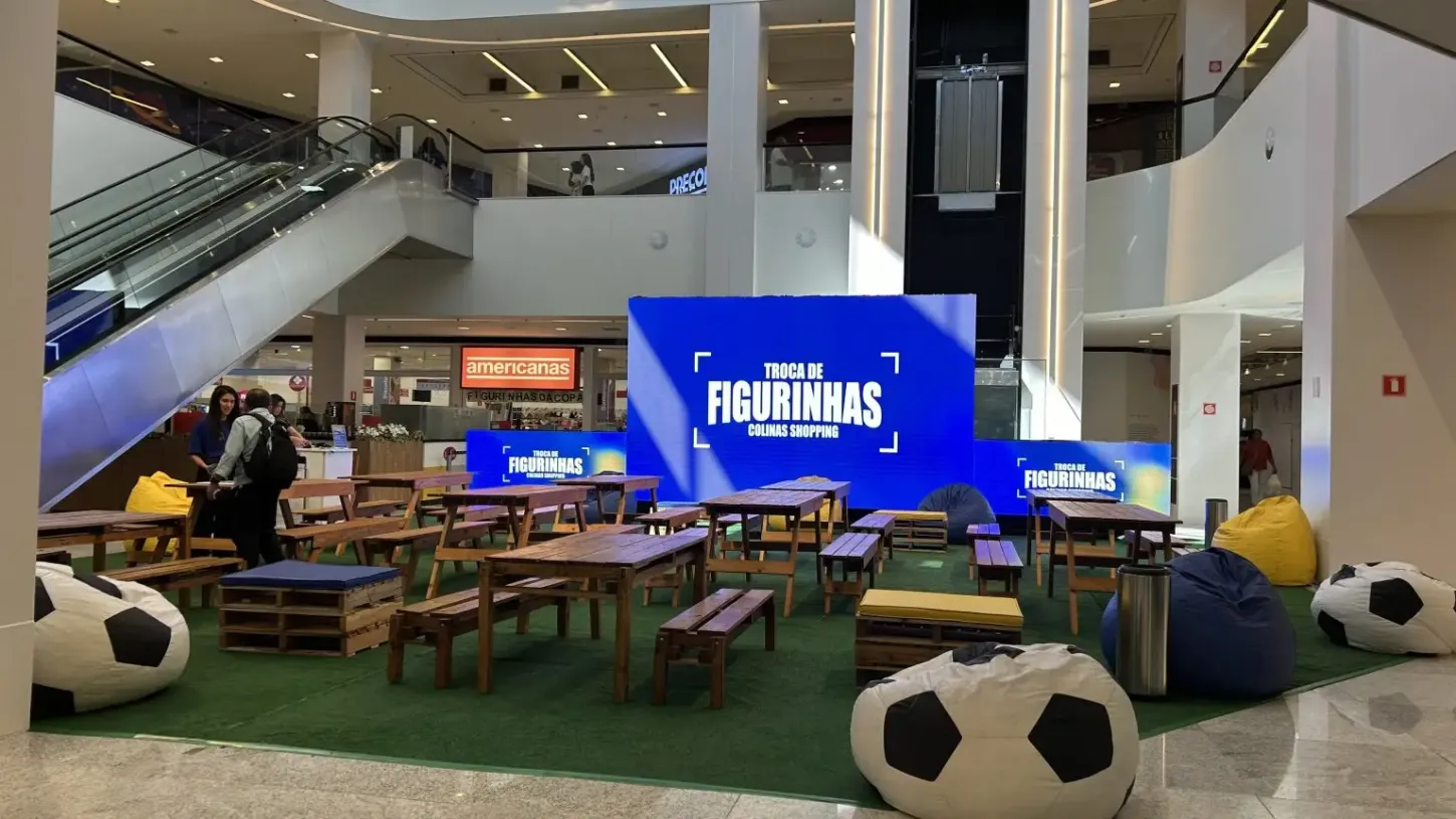 Ponto de trocas de figurinhas da Copa já está funcionando no Colinas Shopping