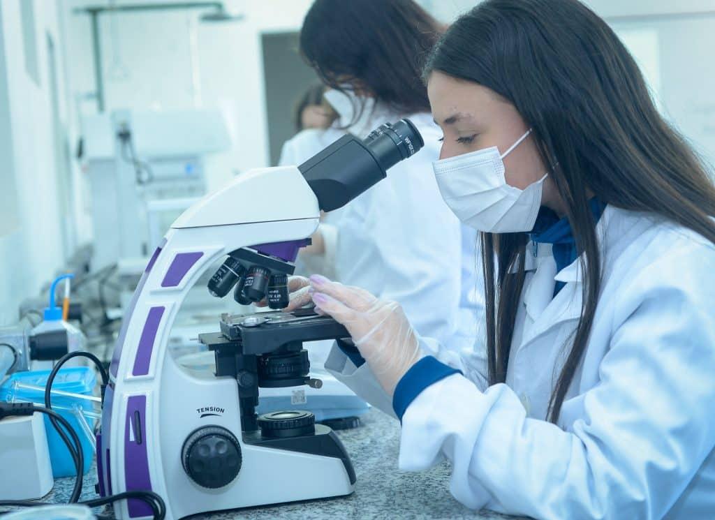 Cientistas propõem medidas para conter avanço de fungos resistentes a medicamentos