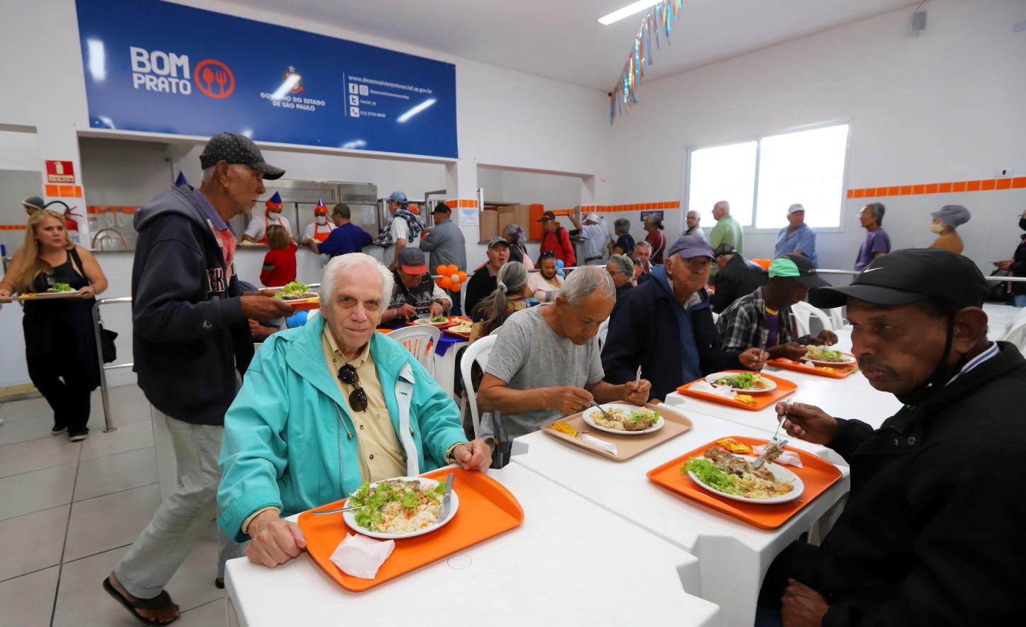 Copa do Mundo no Bom Prato: restaurante popular de Jacareí passa a servir almoço típico de diversos países