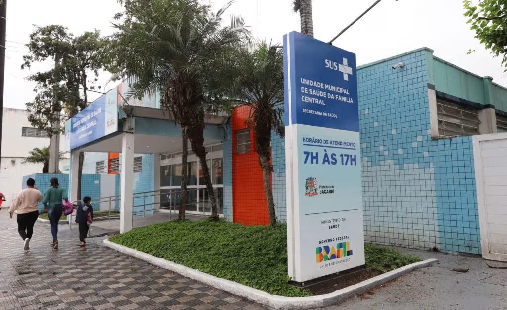 Jacareí abre Unidade Central aos sábados para atualizar caderneta de vacinação
