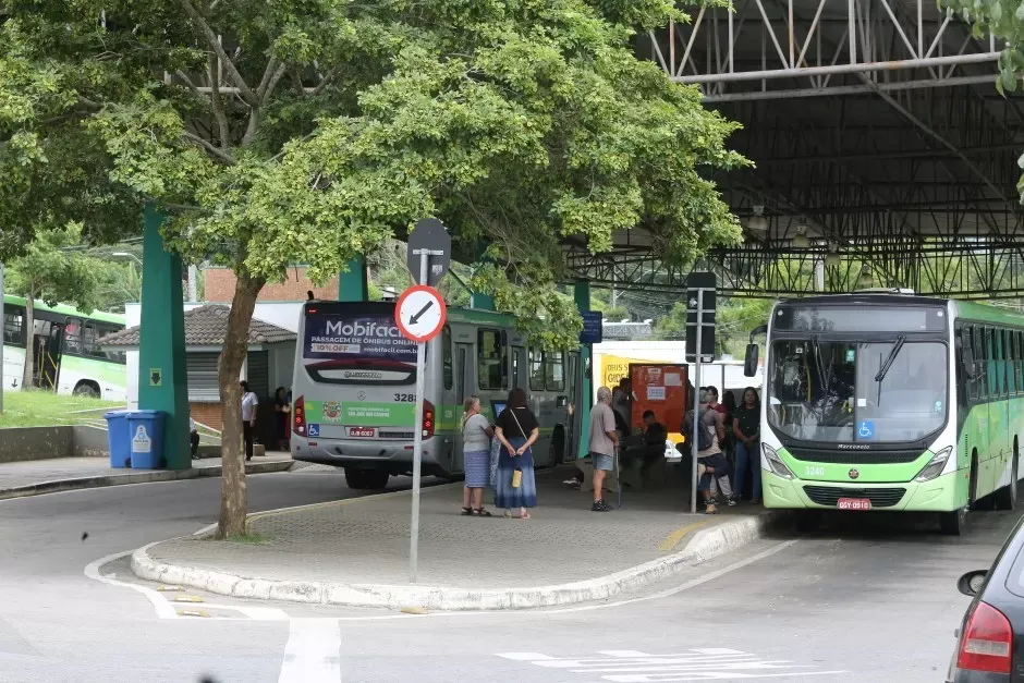 Motoristas e cobradores de ônibus de SJC e Jacareí entram em estado de greve