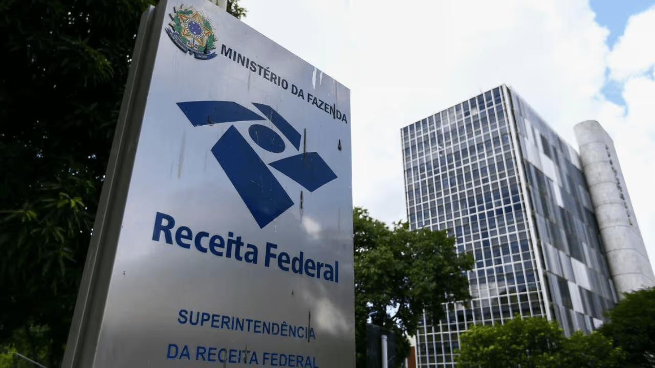 Receita paga 2º lote da restituição do IR dia 30; veja valores da região