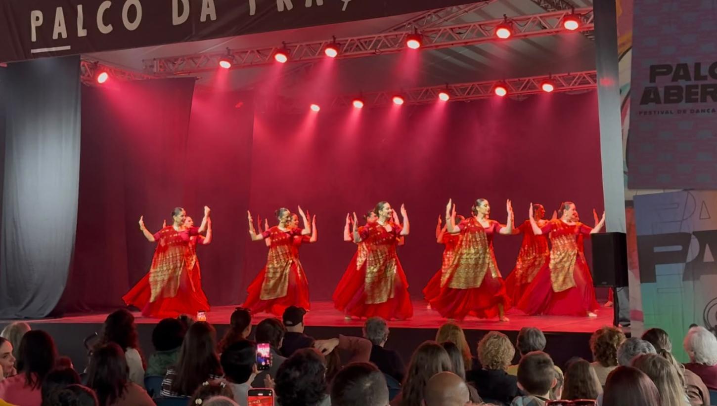 Coreografia “Taj Mahal” brilha e fica entre as cinco melhores no Festival da Sapatilha de Joinville com grupo sênior de Jacareí