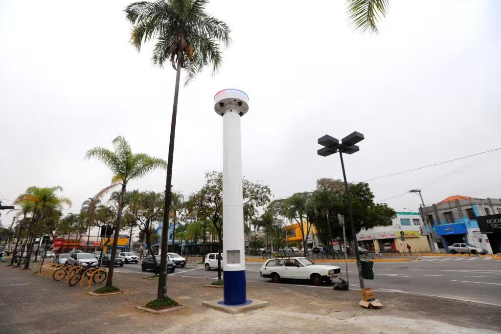 Jacareí ganha supertotem de 7 metros e mais 70 câmeras para combater roubos e furtos