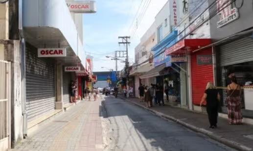 Jacareí interdita ruas do Centro para obras de drenagem e calçadão