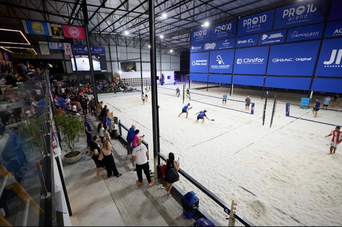 Prefeitura de Jacareí oferece vagas gratuitas para aulas de Beach Tennis
