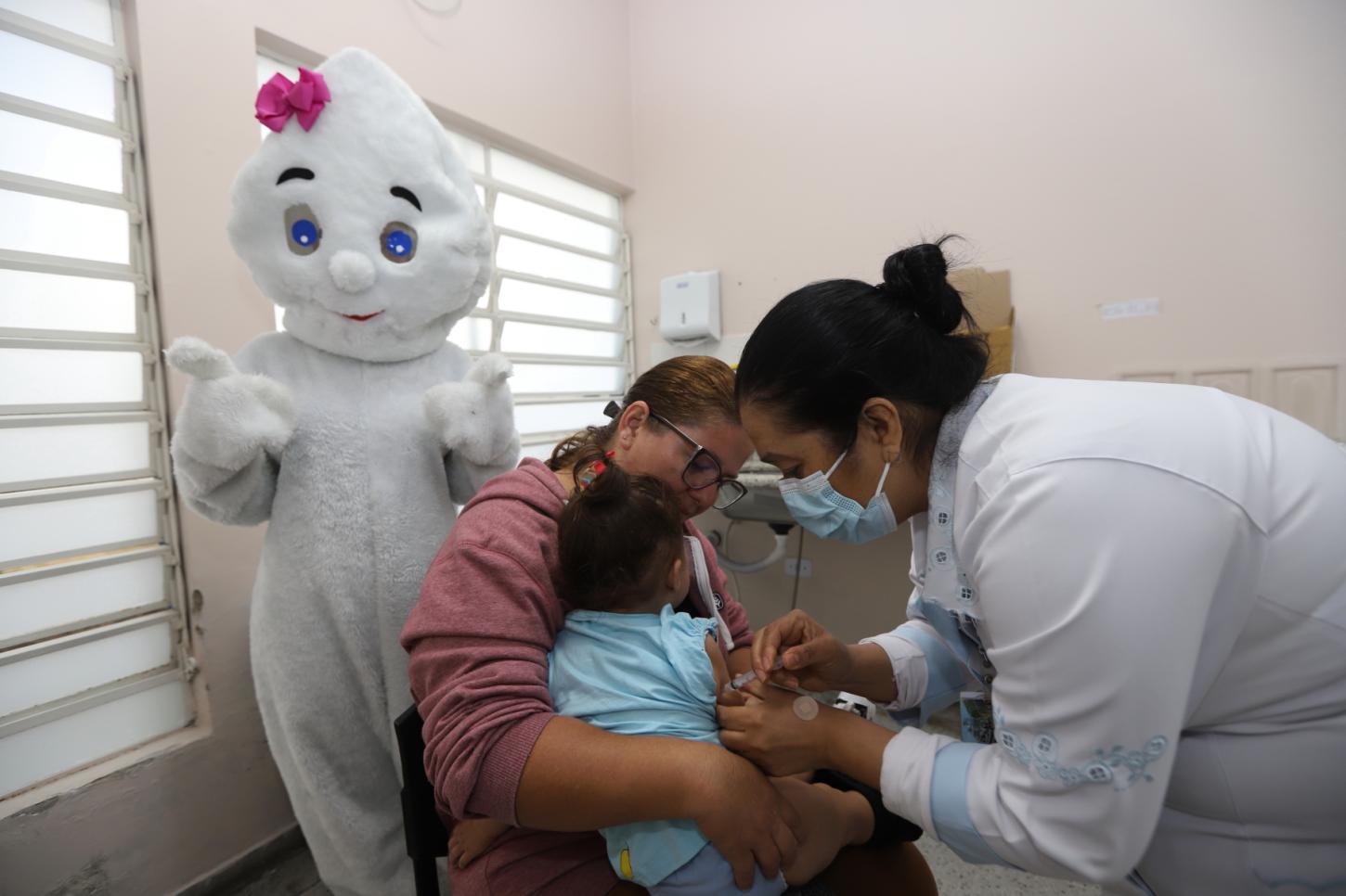Vacinação contra a poliomielite: nova dose de reforço passa a ser aplicada aos 4 anos de idade