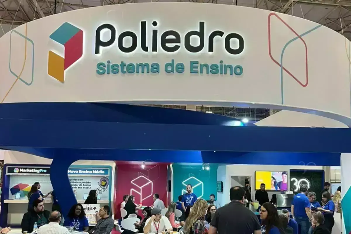 Poliedro tem 20 vagas de trabalho para diversas áreas em São José