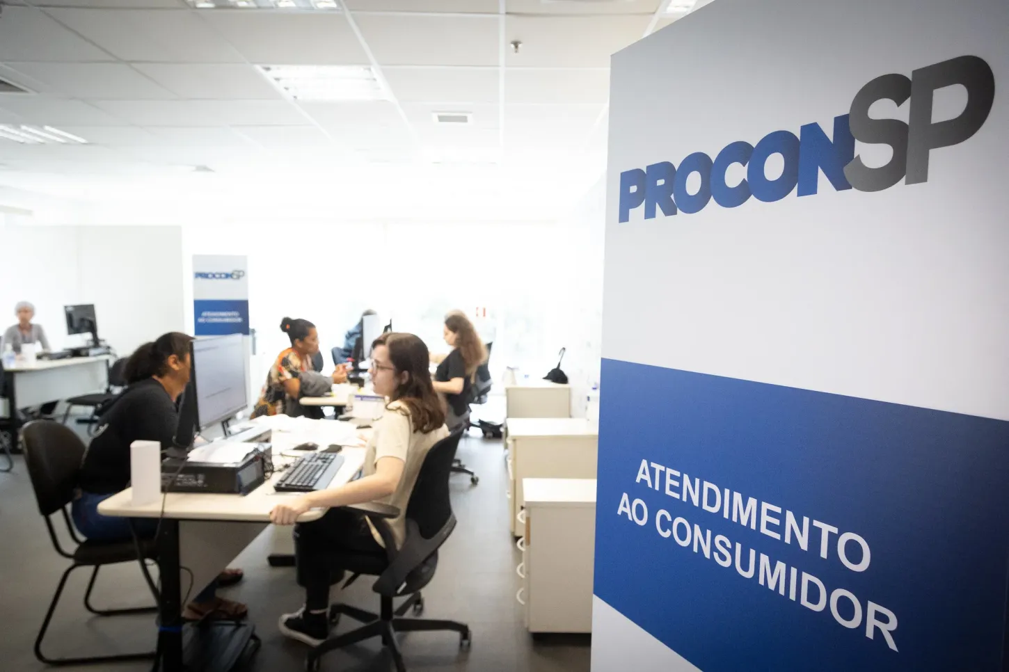 Procon-SP fornece cartilhas virtuais para orientar consumidores sobre seus direitos