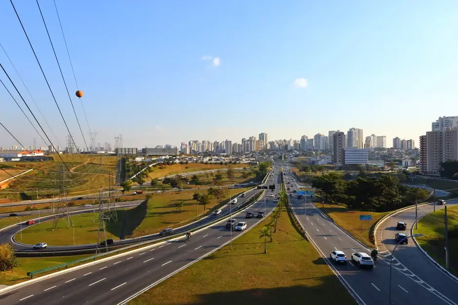 Via Oeste terá bloqueio total e Anel Viário será interditado para maratona neste domingo (20)