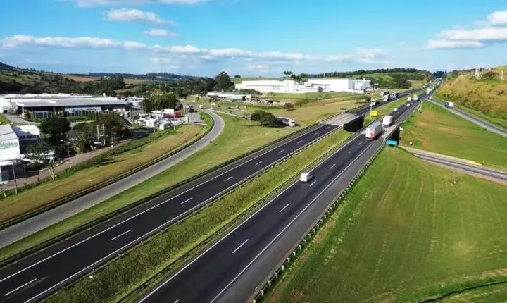 Mais de 4 milhões de veículos devem circular nas rodovias do Vale e região bragantina durante o feriado de Finados