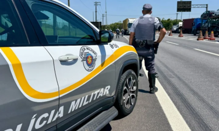 PM Rodoviária intensifica fiscalização e mobiliza mais de 5 mil policiais nas estradas durante feriado de Finados no estado de SP